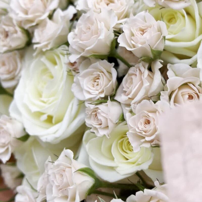 Букет из кустовых роз 60см Букет из кустовых роз 60см